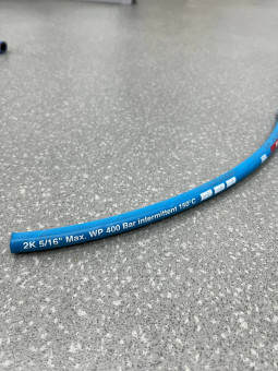 Шланг пищевой SELWASH/2 (400бар, 2SC, DN08, DIN EN 857, синий, цена за 1 метр)