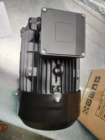 Электродвигатель Titan (5.5кВт, 380/220В, 1450об/мин, п.в. 24мм, Dфл 75мм, H112)