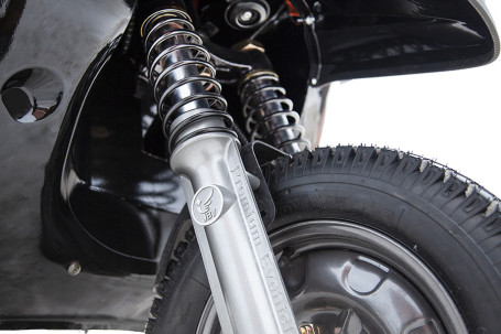 Трицикл электрический Rutrike Рикша NEW 60V1800W (черно-белый)