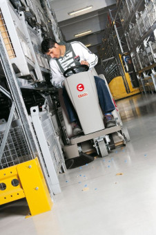 Подметальная машина Comac CS 60 B