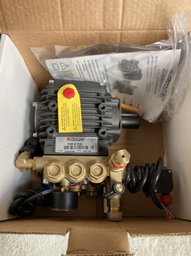 Насос высокого давления Comet ZWR-K для К700 (2800 об/мин, с регулятором)