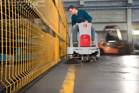 Подметальная машина Comac CS 700 B FP