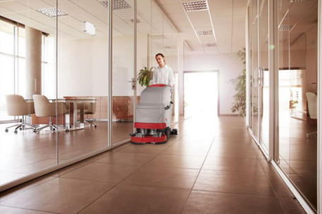 Поломоечная машина Comac Versa 65 BT (108Ач, Li)