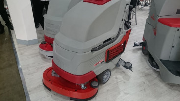 Поломоечная машина Comac Versa 65 BT (108Ач, Li)