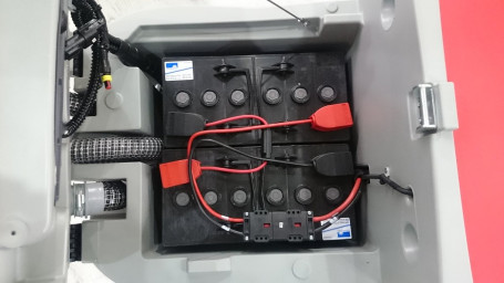 Поломоечная машина Comac Innova 55 B (108Ач, Li)