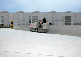 Подметальная машина Comac CS 80 D