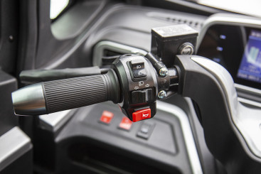 Трицикл электрический Rutrike Кабина (белый)