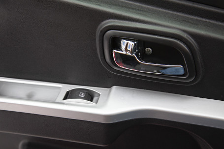 Трицикл электрический Rutrike Кабина (белый)