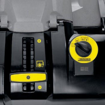 Подметальная машина Karcher KM 70/30 C BP PACK ADV (серый)