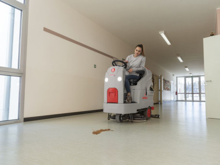 Поломоечная машина Comac Innova Comfort 85 B CB (АКБ Li-Ion)